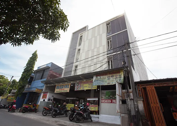 RedDoorz Plus At K23 Rungkut Madya Surabaya